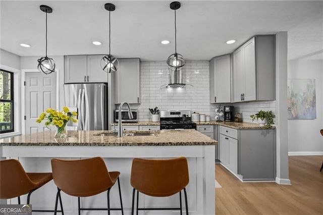 3065 Sumit Wood Drive NW, Kennesaw, GA 30152