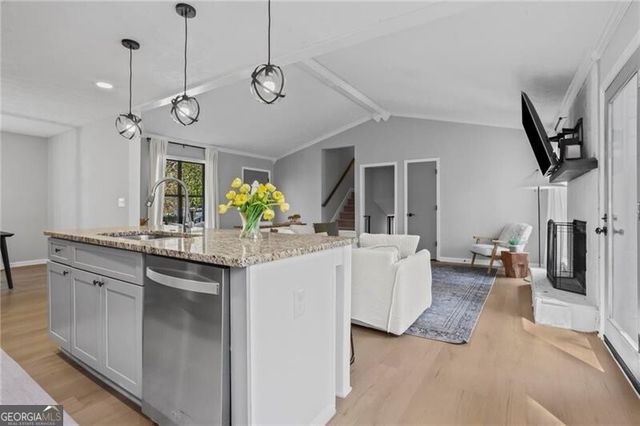 3065 Sumit Wood Drive NW, Kennesaw, GA 30152