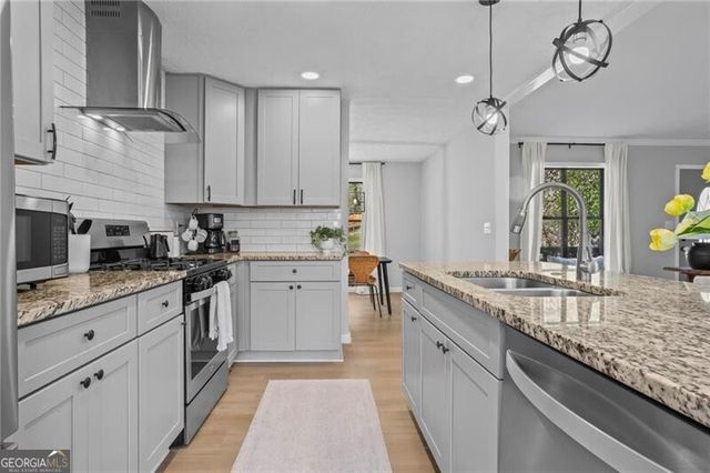 3065 Sumit Wood Drive NW, Kennesaw, GA 30152