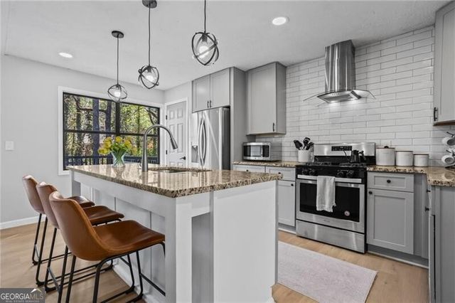 3065 Sumit Wood Drive NW, Kennesaw, GA 30152