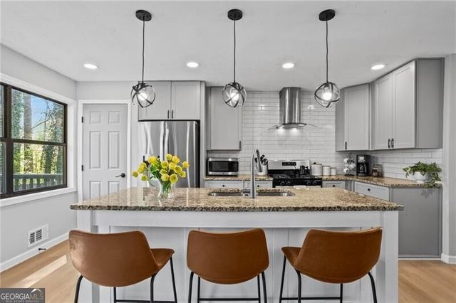 3065 Sumit Wood Drive NW, Kennesaw, GA 30152