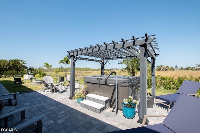 1715 NW 42nd PL, Cape Coral, FL 33993