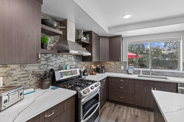 1694 E MEAD Drive, Chandler, AZ 85249