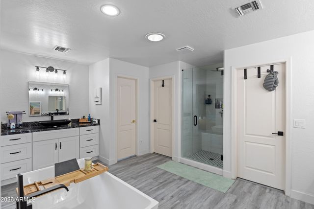 1694 E MEAD Drive, Chandler, AZ 85249