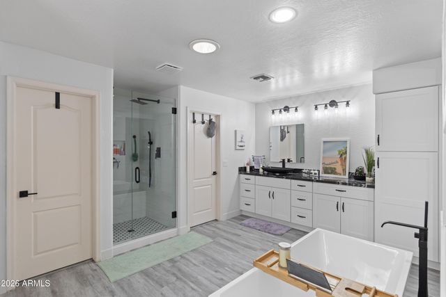 1694 E MEAD Drive, Chandler, AZ 85249