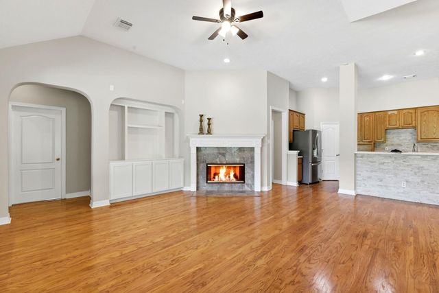 10965 Lake Forest Drive, Conroe, TX 77384