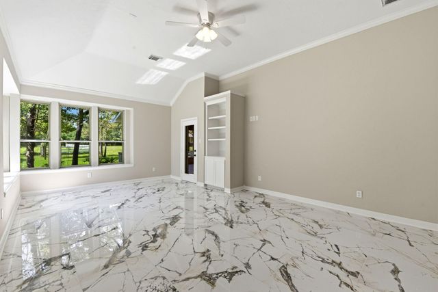 10965 Lake Forest Drive, Conroe, TX 77384