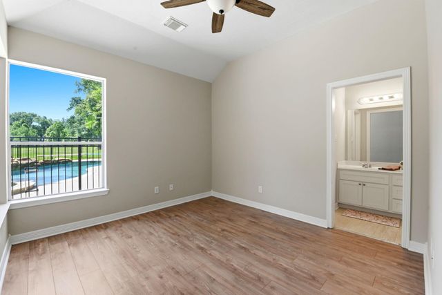 10965 Lake Forest Drive, Conroe, TX 77384