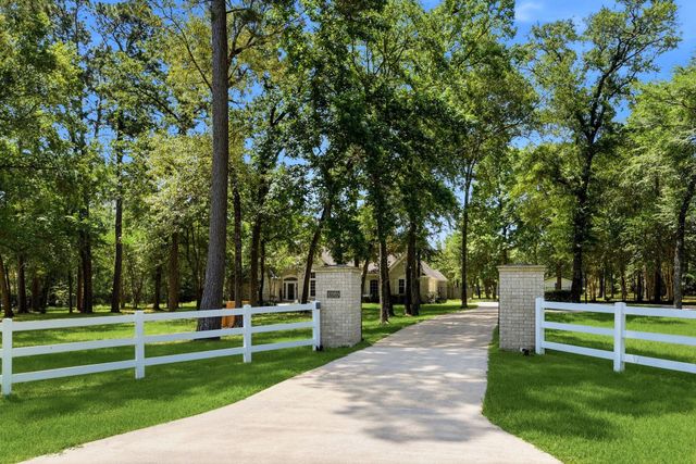 10965 Lake Forest Drive, Conroe, TX 77384