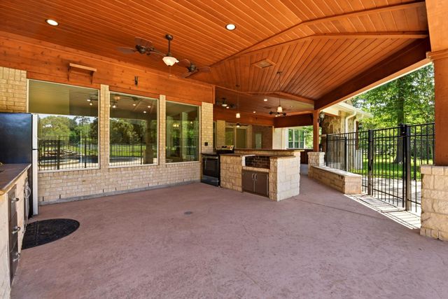10965 Lake Forest Drive, Conroe, TX 77384