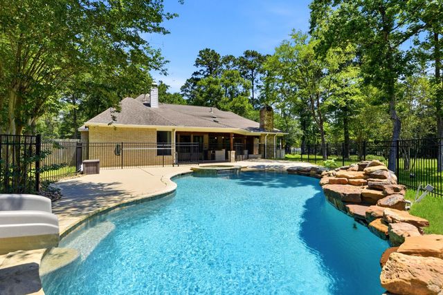 10965 Lake Forest Drive, Conroe, TX 77384