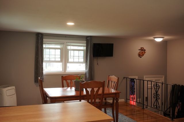 295 Oak St, Halifax, MA 02338