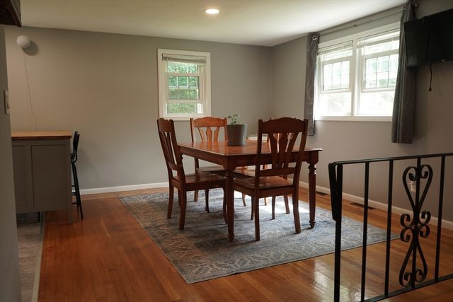 295 Oak St, Halifax, MA 02338