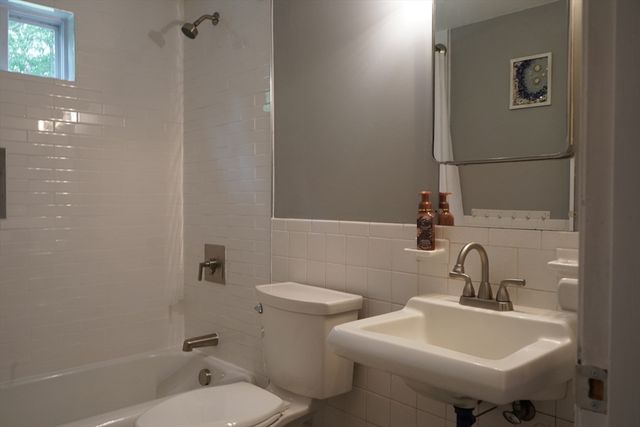 295 Oak St, Halifax, MA 02338