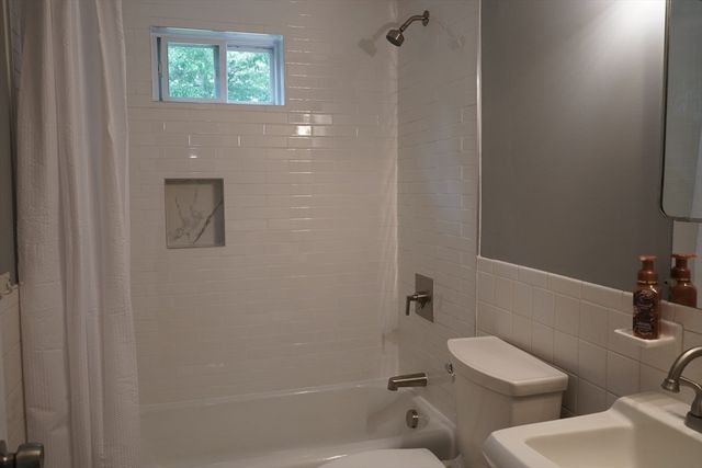 295 Oak St, Halifax, MA 02338