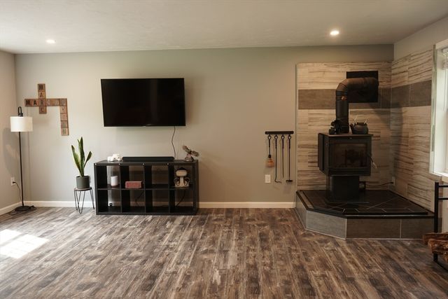 295 Oak St, Halifax, MA 02338