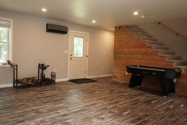 295 Oak St, Halifax, MA 02338