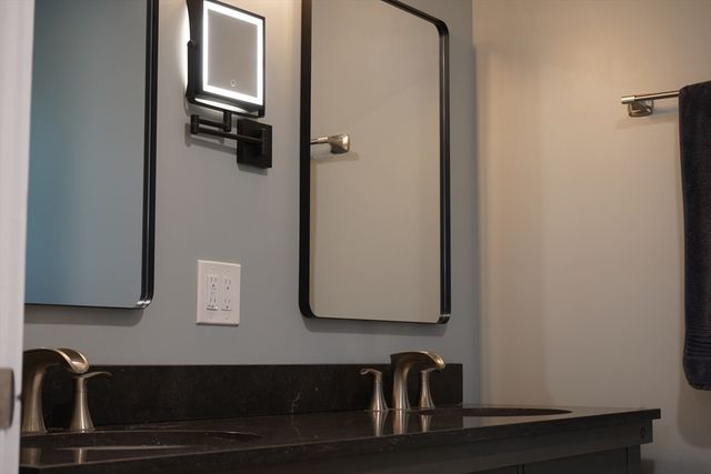 295 Oak St, Halifax, MA 02338