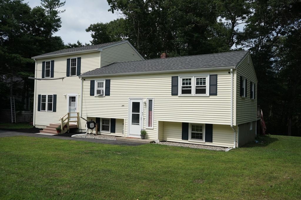 295 Oak St, Halifax, MA 02338