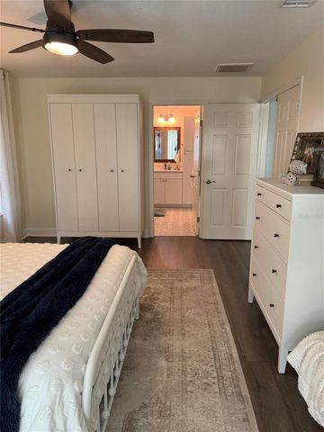 1407 QUEENSBURY AVENUE, Valrico, FL 33596