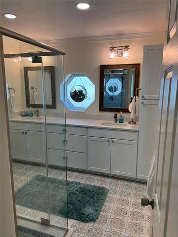 1407 QUEENSBURY AVENUE, Valrico, FL 33596