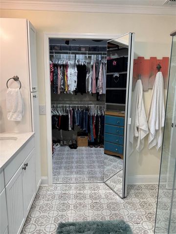 1407 QUEENSBURY AVENUE, Valrico, FL 33596