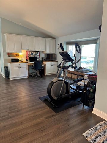 1407 QUEENSBURY AVENUE, Valrico, FL 33596