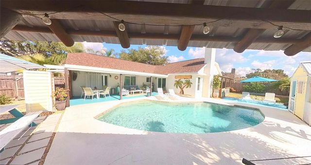 1407 QUEENSBURY AVENUE, Valrico, FL 33596