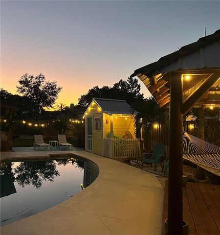 1407 QUEENSBURY AVENUE, Valrico, FL 33596