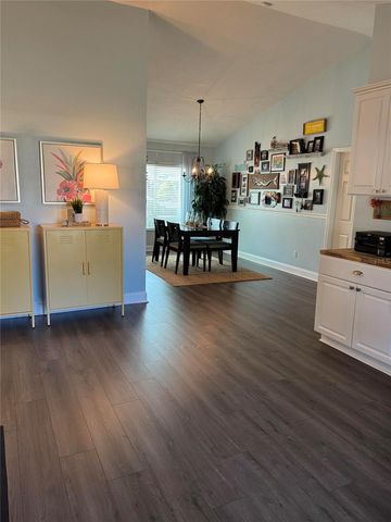 1407 QUEENSBURY AVENUE, Valrico, FL 33596