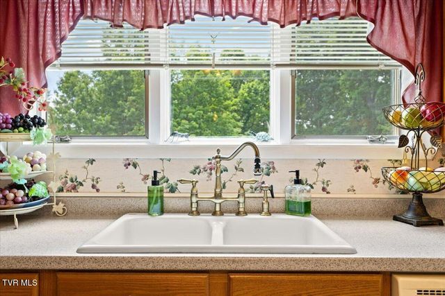 456 Brentwood Private Drive, Bristol, TN 37620