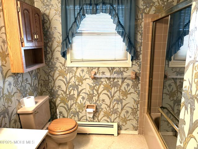 11 Tampa Lane, Toms River, NJ 08757