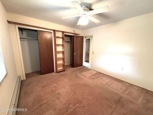 11 Tampa Lane, Toms River, NJ 08757