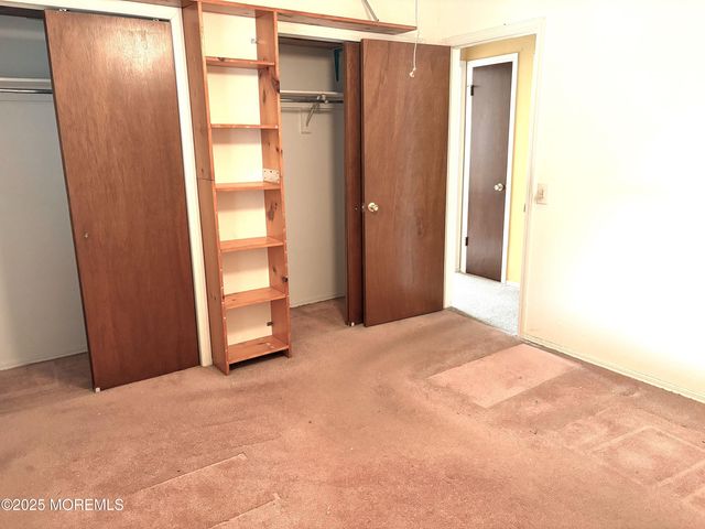 11 Tampa Lane, Toms River, NJ 08757