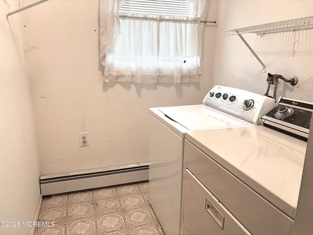 11 Tampa Lane, Toms River, NJ 08757