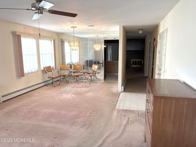 11 Tampa Lane, Toms River, NJ 08757