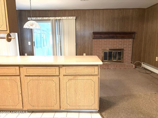 11 Tampa Lane, Toms River, NJ 08757