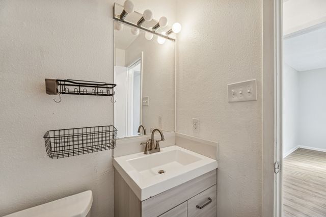 209 N Jarvis Lane, Azle, TX 76020