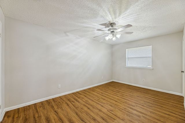 209 N Jarvis Lane, Azle, TX 76020