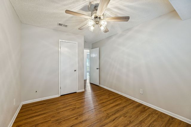 209 N Jarvis Lane, Azle, TX 76020