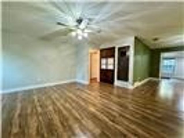 209 N Jarvis Lane, Azle, TX 76020