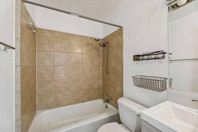 209 N Jarvis Lane, Azle, TX 76020