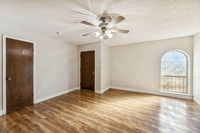 209 N Jarvis Lane, Azle, TX 76020