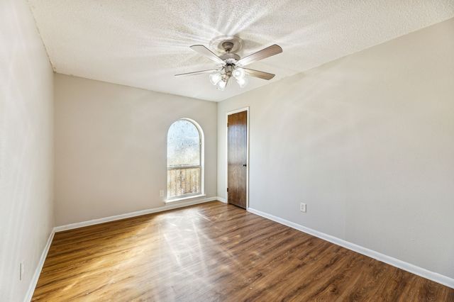 209 N Jarvis Lane, Azle, TX 76020