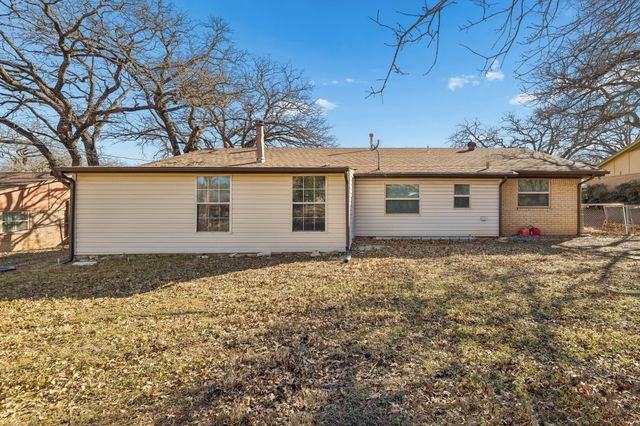 209 N Jarvis Lane, Azle, TX 76020