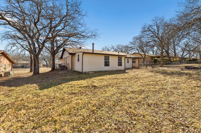 209 N Jarvis Lane, Azle, TX 76020