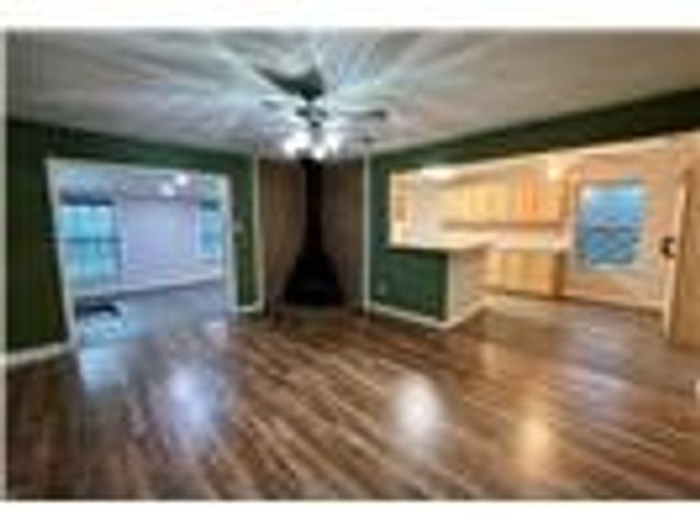 209 N Jarvis Lane, Azle, TX 76020