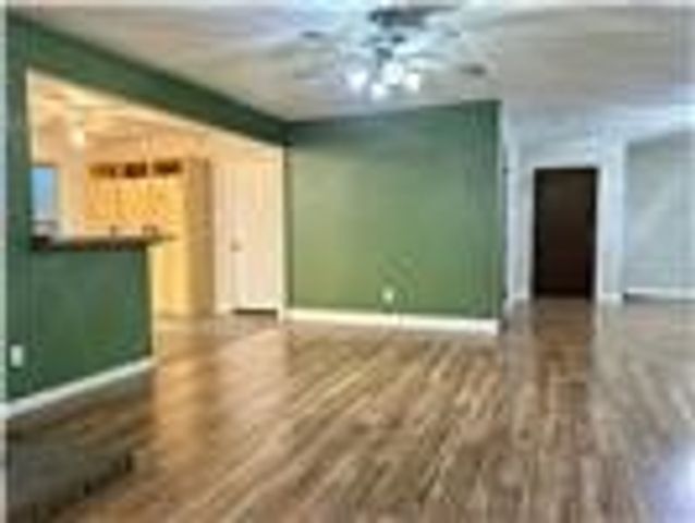 209 N Jarvis Lane, Azle, TX 76020