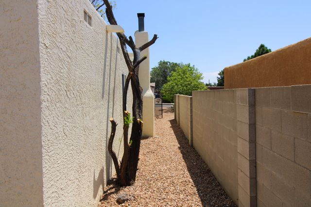 6325 Christy Avenue NE, Albuquerque, NM 87109