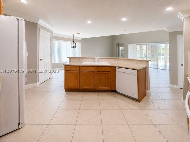 5116 NW 57th Ter, Coral Springs, FL 33067